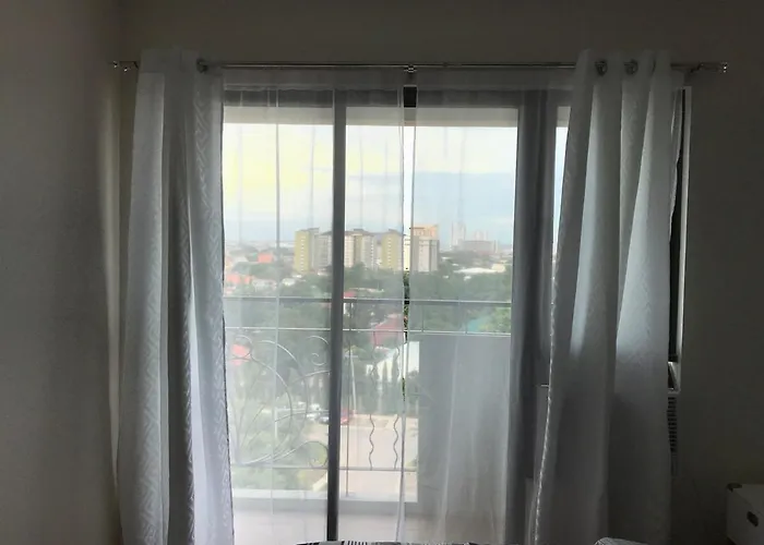 Appartement Staycation Nook Between Ayala And Sm Malls *