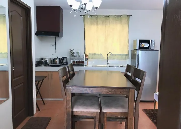 Staycation Nook Between Ayala And Sm Malls Appartement