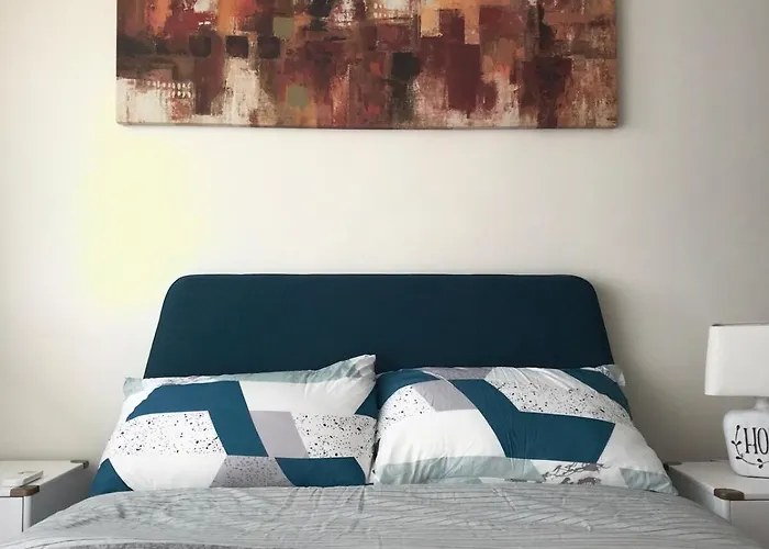 Staycation Nook Between Ayala And Sm Malls *