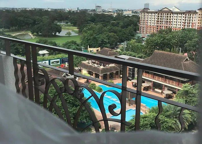 Staycation Nook Between Ayala And Sm Malls *